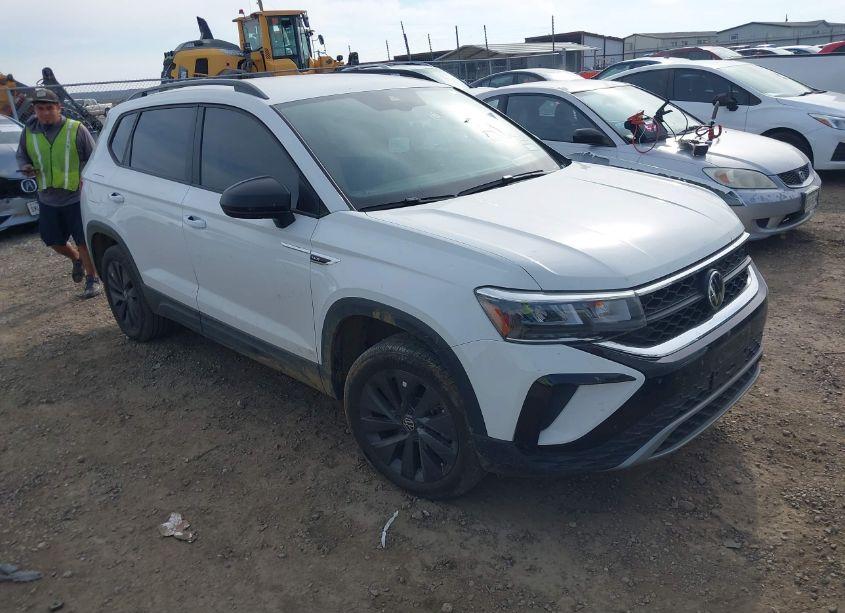 2024 Volkswagen Taos 1.5T S (VIN 3VV5X7B28RM044140) main photo