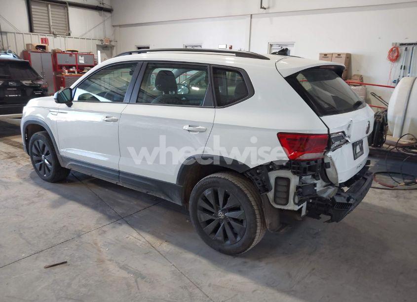 Photo 3 of 2024 Volkswagen Taos 1.5T S (VIN 3VV5X7B28RM075940)