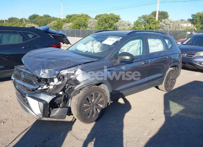 Photo 2 of 2024 Volkswagen Taos 1.5T S (VIN 3VV5X7B2XRM003346)