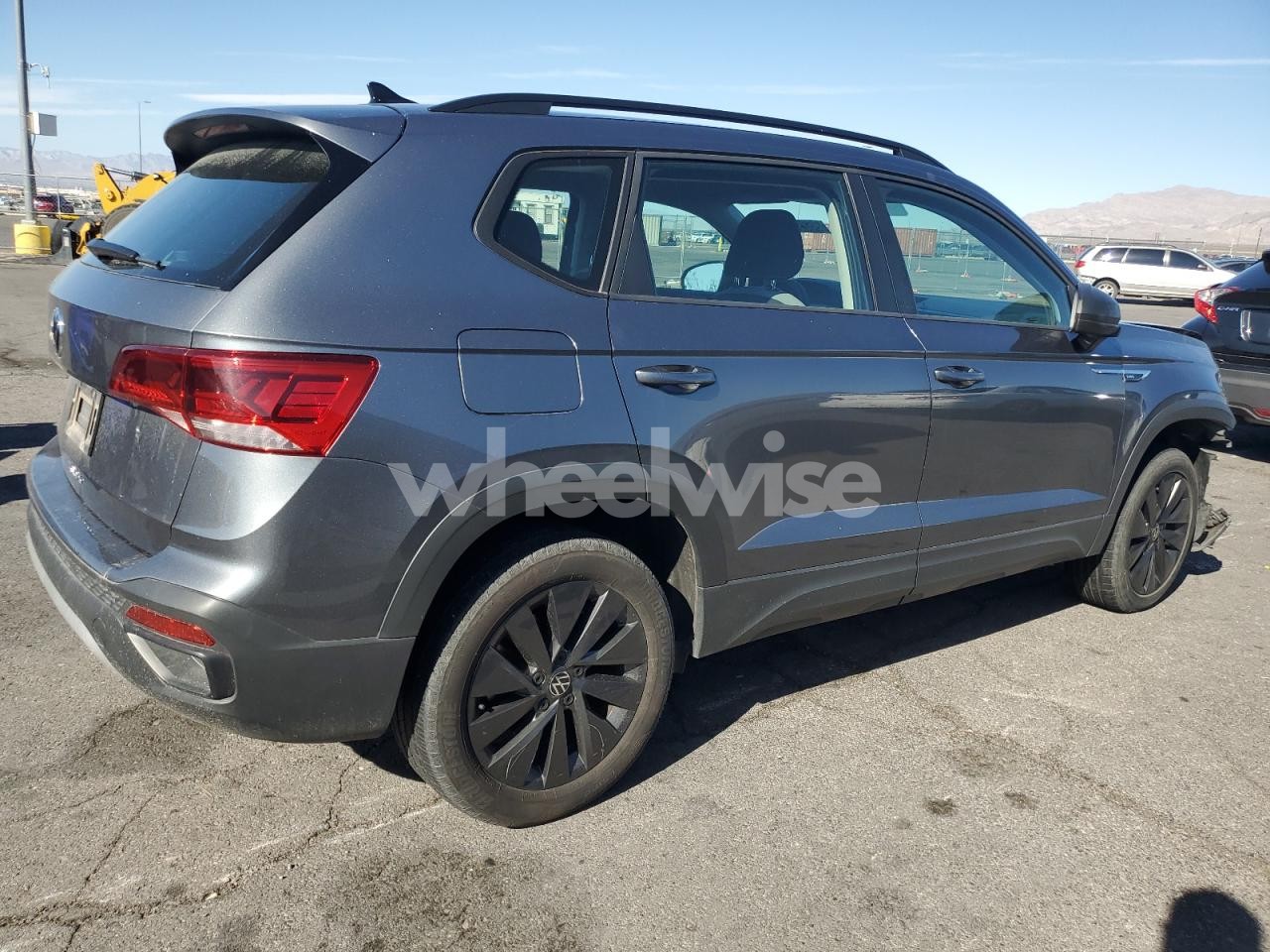 Photo 3 of 2024 VOLKSWAGEN TAOS S (VIN 3VV5X7B2XRM039277)