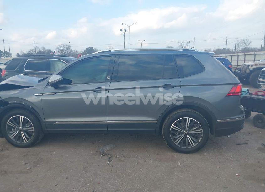 Photo 14 of 2024 Volkswagen Tiguan 2.0T WOLFSBURG EDITION (VIN 3VV6B7AX4RM234467)