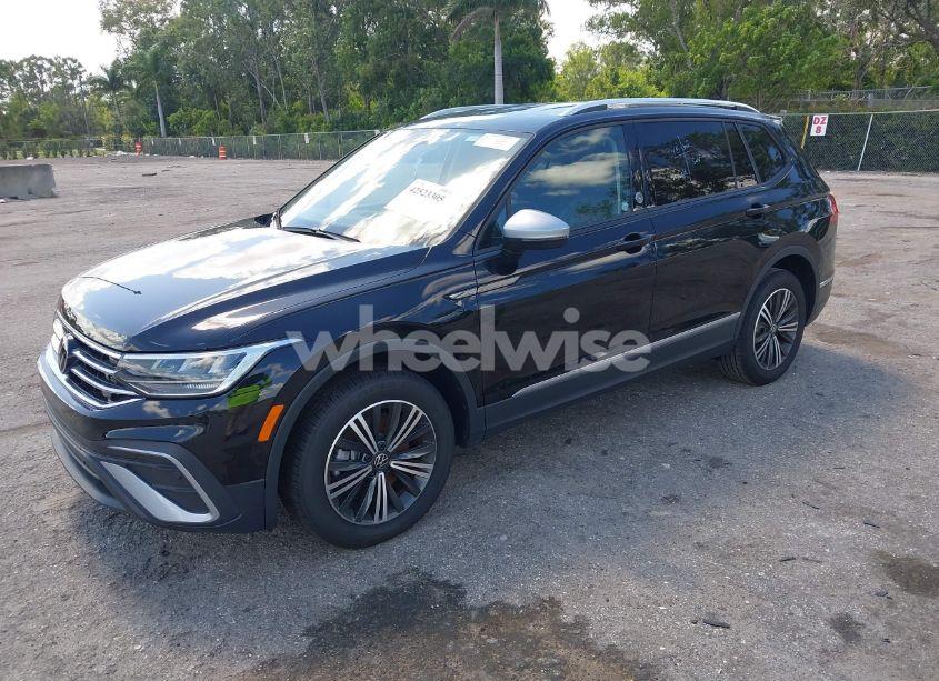 Photo 2 of 2024 Volkswagen Tiguan 2.0T WOLFSBURG EDITION (VIN 3VV6B7AX7RM213144)