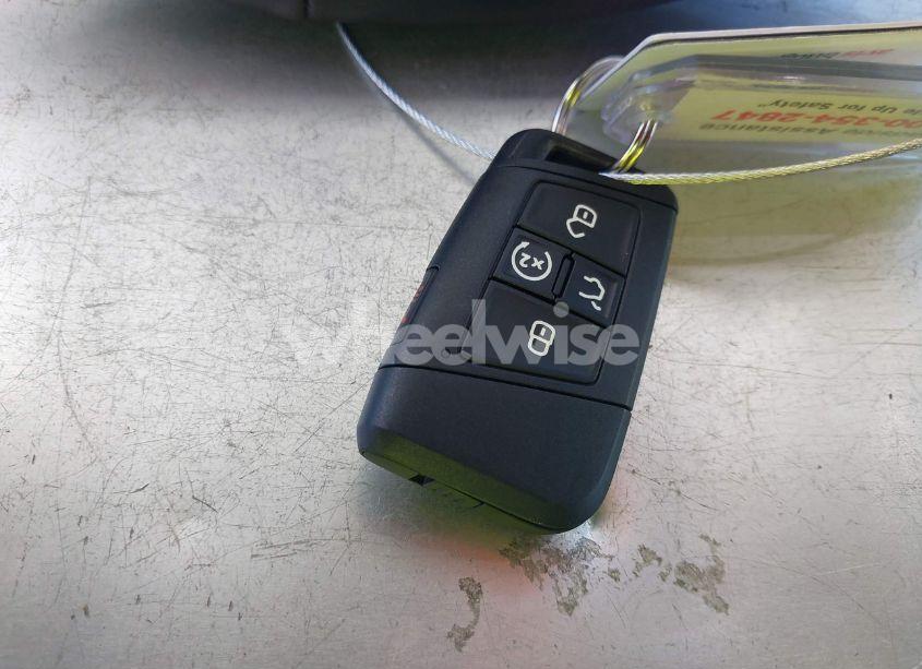 Photo 11 of 2024 Volkswagen Tiguan 2.0T WOLFSBURG EDITION (VIN 3VV6B7AX8RM214044)