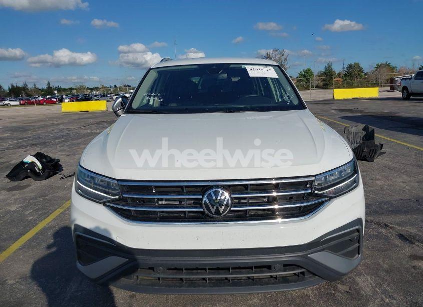 Photo 13 of 2024 Volkswagen Tiguan 2.0T WOLFSBURG EDITION (VIN 3VV6B7AX8RM214044)