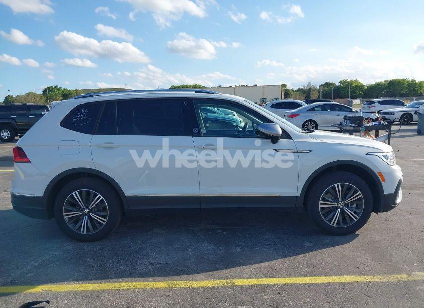 Photo 14 of 2024 Volkswagen Tiguan 2.0T WOLFSBURG EDITION (VIN 3VV6B7AX8RM214044)