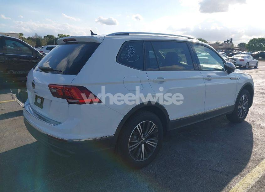 Photo 4 of 2024 Volkswagen Tiguan 2.0T WOLFSBURG EDITION (VIN 3VV6B7AX8RM214044)