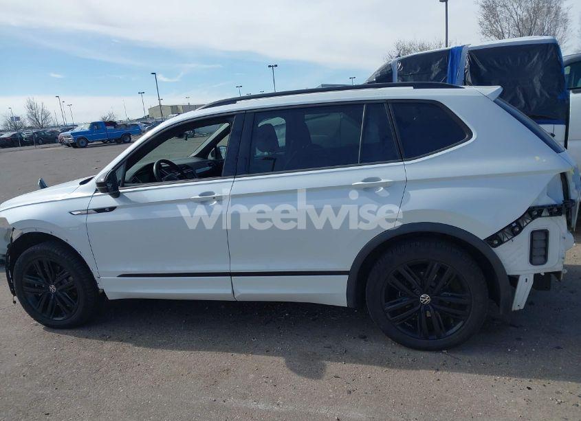 Photo 15 of 2022 Volkswagen Tiguan 2.0T SE R-LINE BLACK (VIN 3VV8B7AX0NM118489)
