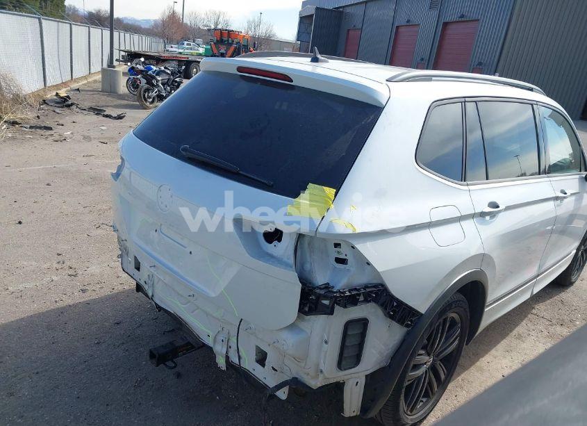 Photo 4 of 2022 Volkswagen Tiguan 2.0T SE R-LINE BLACK (VIN 3VV8B7AX0NM118489)