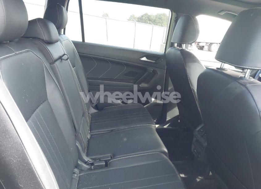 Photo 8 of 2022 Volkswagen Tiguan 2.0T SE R-LINE BLACK (VIN 3VV8B7AX0NM118489)