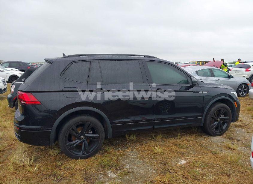 Photo 13 of 2023 Volkswagen Tiguan 2.0T SE R-LINE BLACK (VIN 3VV8B7AX0PM014491)