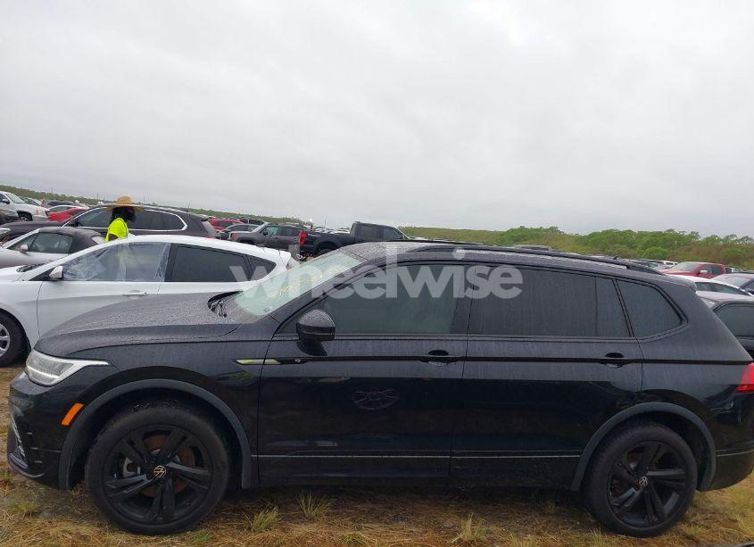 Photo 14 of 2023 Volkswagen Tiguan 2.0T SE R-LINE BLACK (VIN 3VV8B7AX0PM014491)