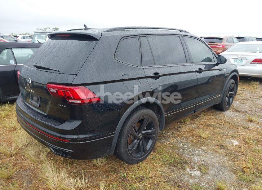 Photo 4 of 2023 Volkswagen Tiguan 2.0T SE R-LINE BLACK (VIN 3VV8B7AX0PM014491)