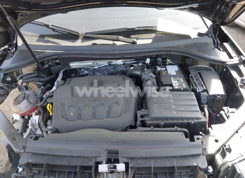 Photo 10 of 2024 Volkswagen Tiguan 2.0T SE R-LINE BLACK (VIN 3VV8B7AX0RM233518)