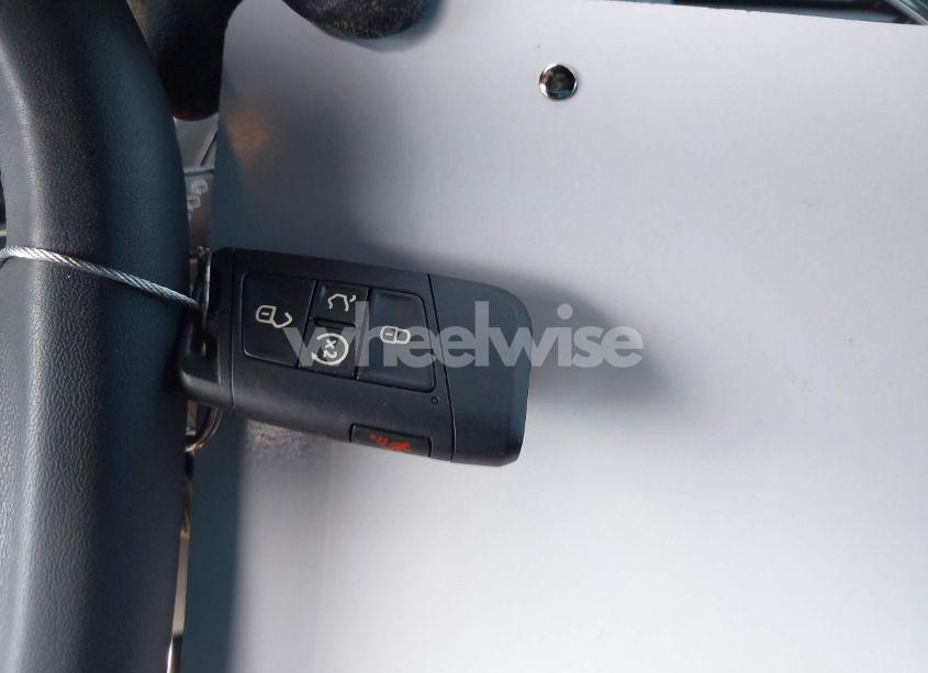 Photo 11 of 2024 Volkswagen Tiguan 2.0T SE R-LINE BLACK (VIN 3VV8B7AX0RM233518)