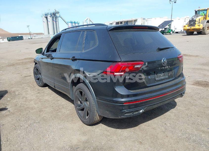 Photo 3 of 2024 Volkswagen Tiguan 2.0T SE R-LINE BLACK (VIN 3VV8B7AX0RM233518)