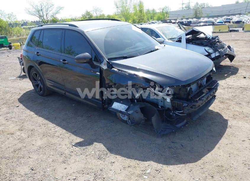 Photo 6 of 2024 Volkswagen Tiguan 2.0T SE R-LINE BLACK (VIN 3VV8B7AX0RM233518)