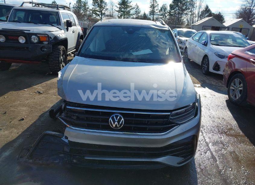 Photo 12 of 2023 Volkswagen Tiguan 2.0T SE R-LINE BLACK (VIN 3VV8B7AX1PM024091)
