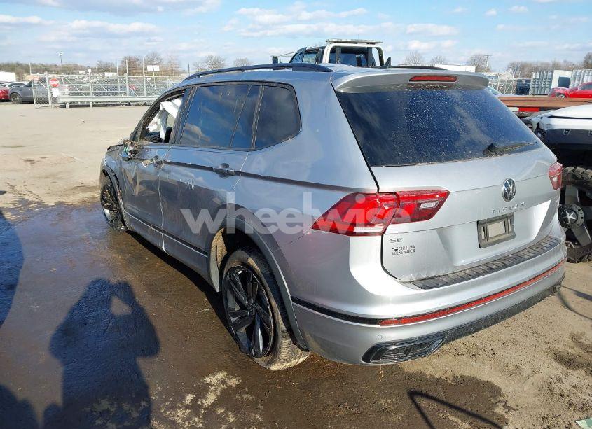 Photo 3 of 2023 Volkswagen Tiguan 2.0T SE R-LINE BLACK (VIN 3VV8B7AX1PM024091)