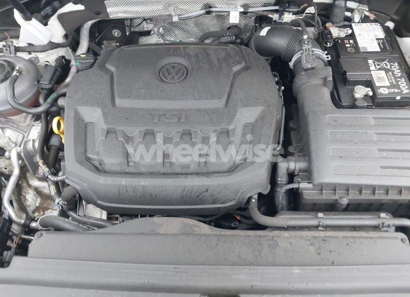 Photo 10 of 2024 Volkswagen Tiguan 2.0T SE R-LINE BLACK (VIN 3VV8B7AX1RM025681)