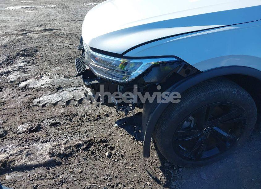 Photo 18 of 2024 Volkswagen Tiguan 2.0T SE R-LINE BLACK (VIN 3VV8B7AX1RM060317)