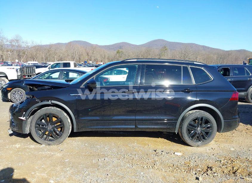 Photo 14 of 2022 Volkswagen Tiguan 2.0T SE R-LINE BLACK (VIN 3VV8B7AX2NM018880)