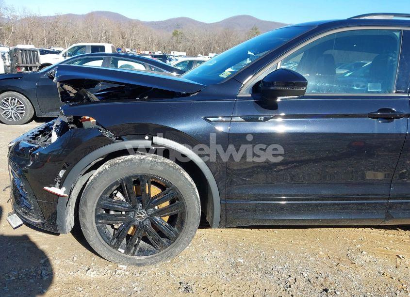 Photo 17 of 2022 Volkswagen Tiguan 2.0T SE R-LINE BLACK (VIN 3VV8B7AX2NM018880)