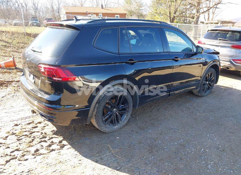 Photo 4 of 2022 Volkswagen Tiguan 2.0T SE R-LINE BLACK (VIN 3VV8B7AX2NM018880)