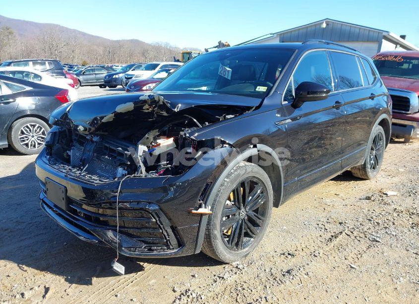 Photo 6 of 2022 Volkswagen Tiguan 2.0T SE R-LINE BLACK (VIN 3VV8B7AX2NM018880)