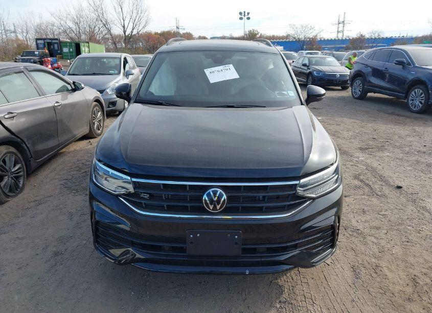 Photo 12 of 2024 Volkswagen Tiguan 2.0T SE R-LINE BLACK (VIN 3VV8B7AX2RM057989)