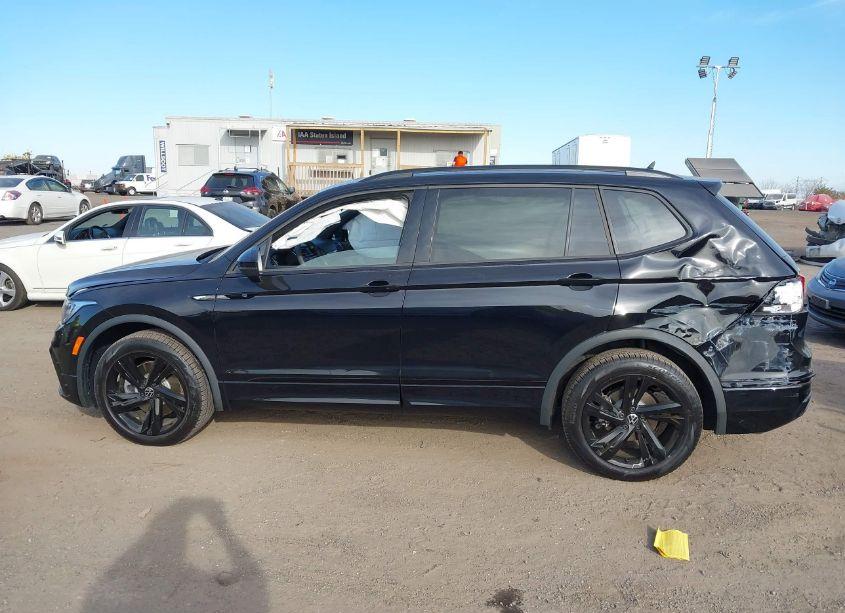Photo 14 of 2024 Volkswagen Tiguan 2.0T SE R-LINE BLACK (VIN 3VV8B7AX2RM057989)