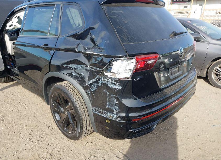 Photo 6 of 2024 Volkswagen Tiguan 2.0T SE R-LINE BLACK (VIN 3VV8B7AX2RM057989)