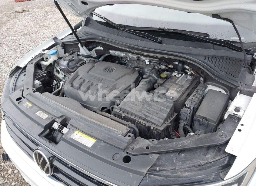 Photo 10 of 2023 Volkswagen Tiguan 2.0T SE R-LINE BLACK (VIN 3VV8B7AX3PM073289)