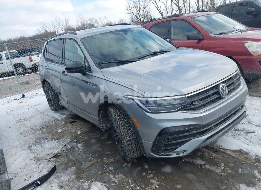 2023 Volkswagen Tiguan 2.0T SE R-LINE BLACK (VIN 3VV8B7AX3PM106873) main photo