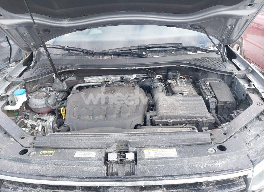 Photo 10 of 2023 Volkswagen Tiguan 2.0T SE R-LINE BLACK (VIN 3VV8B7AX3PM106873)