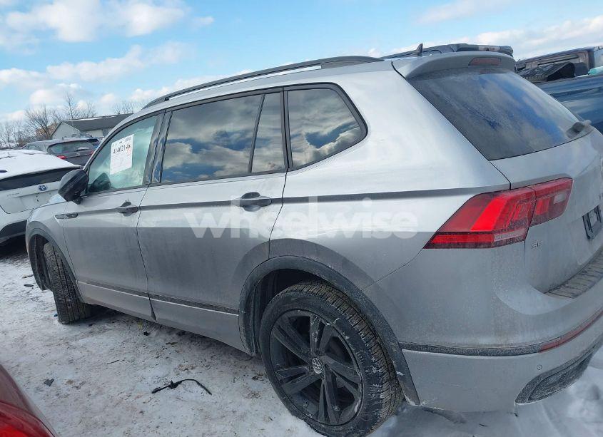 Photo 14 of 2023 Volkswagen Tiguan 2.0T SE R-LINE BLACK (VIN 3VV8B7AX3PM106873)