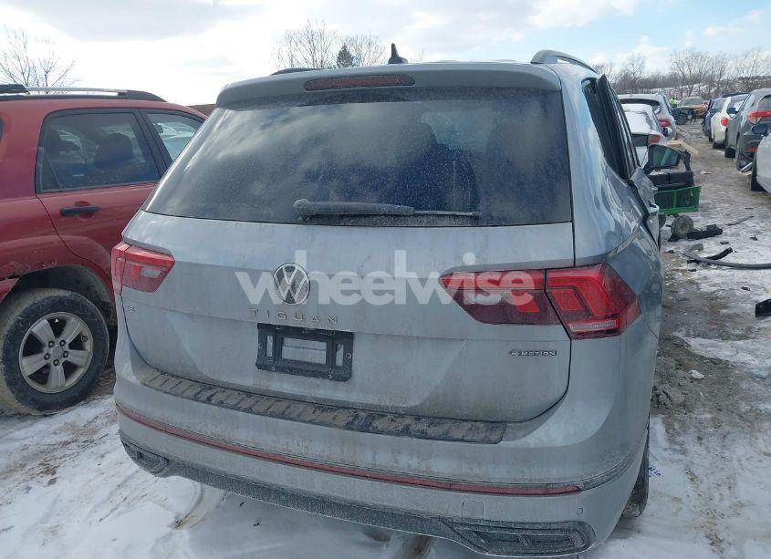 Photo 16 of 2023 Volkswagen Tiguan 2.0T SE R-LINE BLACK (VIN 3VV8B7AX3PM106873)