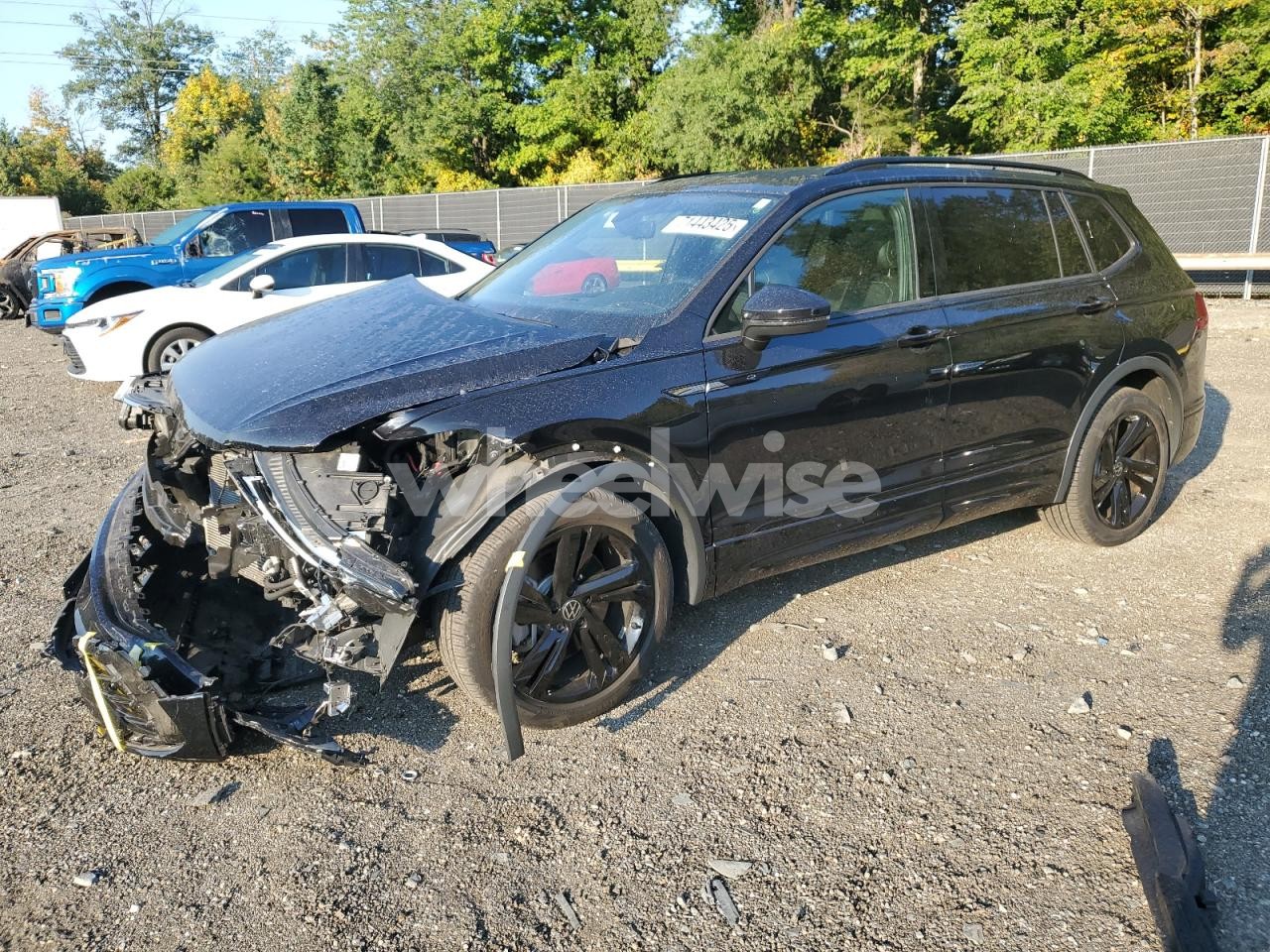 2024 VOLKSWAGEN TIGUAN SE R-LINE BLACK (VIN 3VV8B7AX3RM003519) main photo