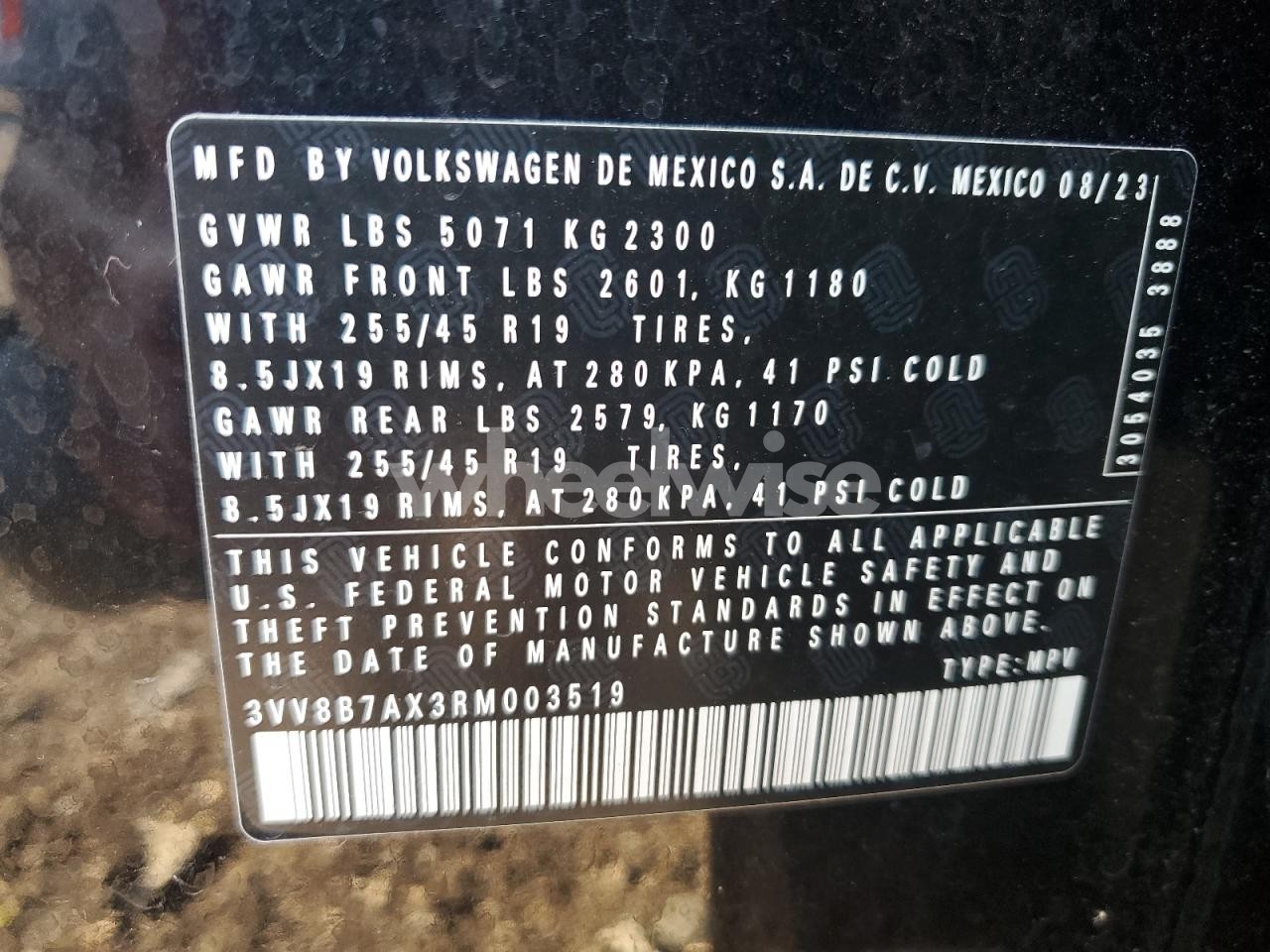 Photo 13 of 2024 VOLKSWAGEN TIGUAN SE R-LINE BLACK (VIN 3VV8B7AX3RM003519)