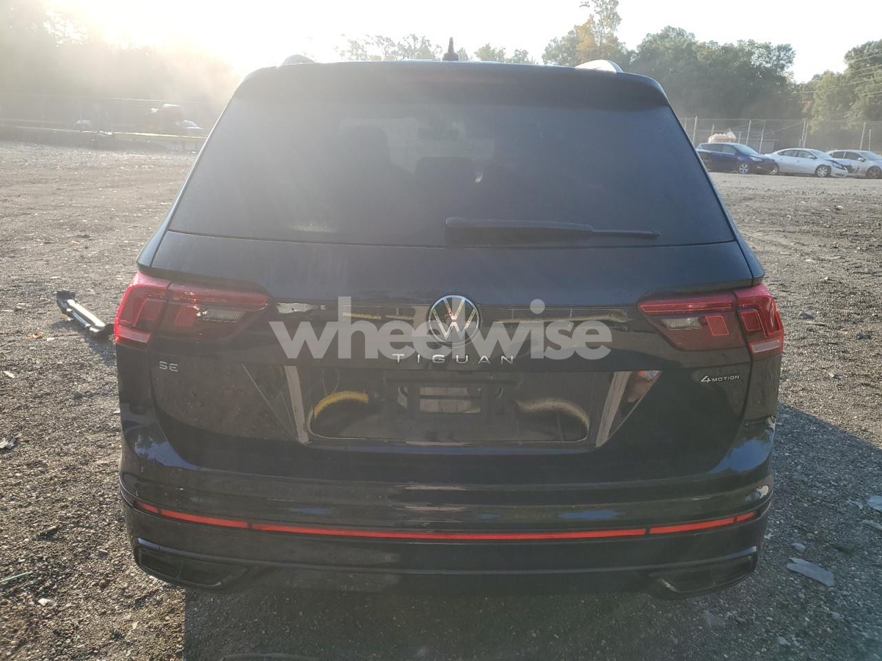 Photo 6 of 2024 VOLKSWAGEN TIGUAN SE R-LINE BLACK (VIN 3VV8B7AX3RM003519)