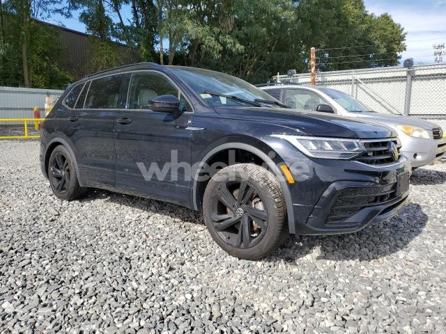 Photo 10 of 2024 VOLKSWAGEN TIGUAN SE R-LINE BLACK (VIN 3VV8B7AX3RM167093)