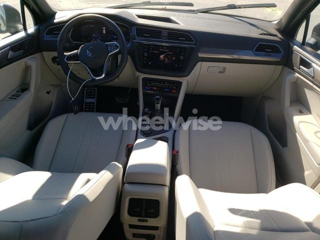 Photo 2 of 2024 VOLKSWAGEN TIGUAN SE R-LINE BLACK (VIN 3VV8B7AX3RM167093)