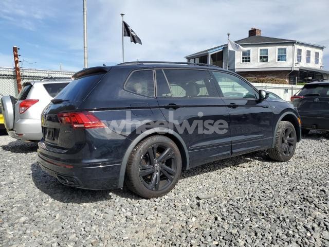 Photo 6 of 2024 VOLKSWAGEN TIGUAN SE R-LINE BLACK (VIN 3VV8B7AX3RM167093)