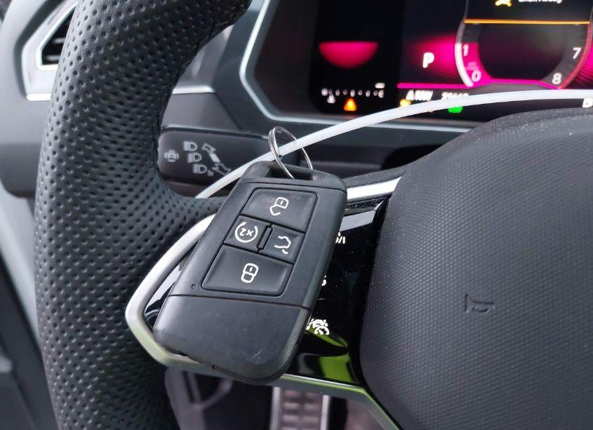 Photo 11 of 2022 Volkswagen Tiguan 2.0T SE R-LINE BLACK (VIN 3VV8B7AX4NM138597)