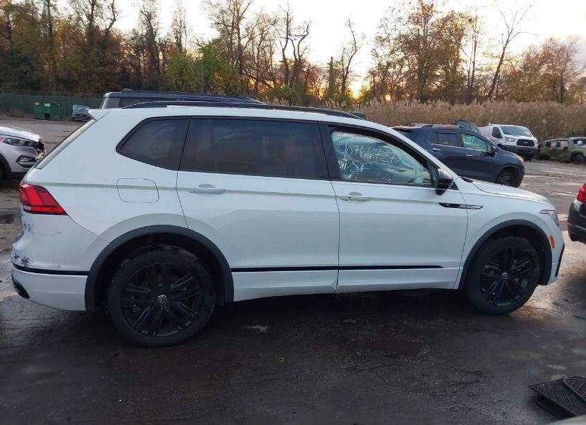 Photo 13 of 2022 Volkswagen Tiguan 2.0T SE R-LINE BLACK (VIN 3VV8B7AX4NM138597)