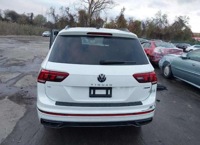 Photo 16 of 2022 Volkswagen Tiguan 2.0T SE R-LINE BLACK (VIN 3VV8B7AX4NM138597)