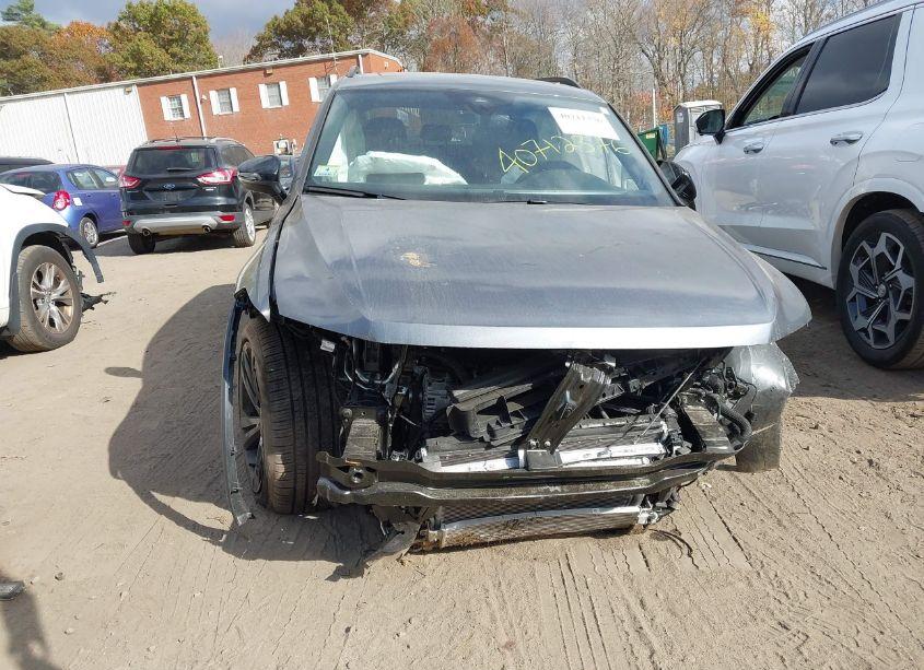 Photo 12 of 2024 Volkswagen Tiguan 2.0T SE R-LINE BLACK (VIN 3VV8B7AX5RM060904)