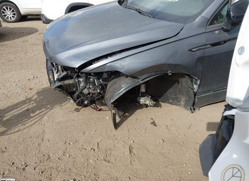 Photo 19 of 2024 Volkswagen Tiguan 2.0T SE R-LINE BLACK (VIN 3VV8B7AX5RM060904)