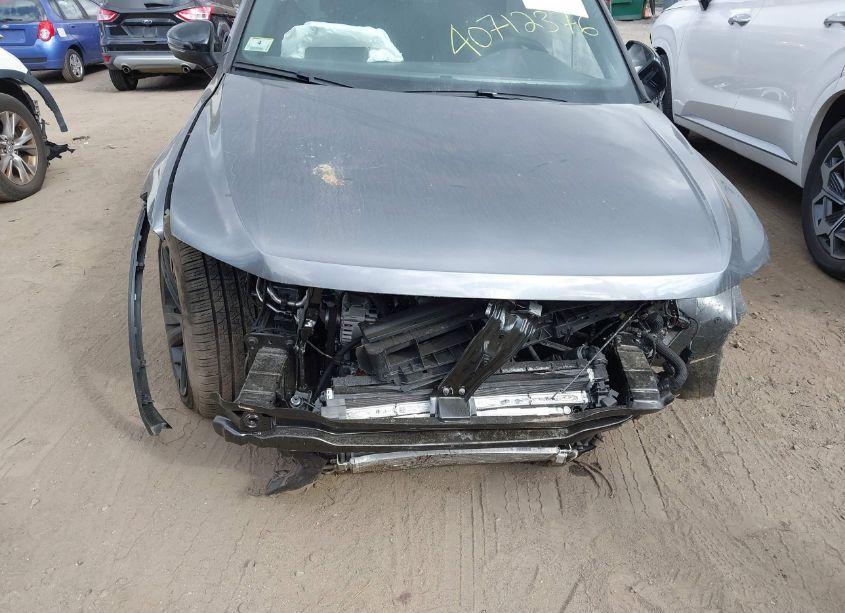 Photo 6 of 2024 Volkswagen Tiguan 2.0T SE R-LINE BLACK (VIN 3VV8B7AX5RM060904)