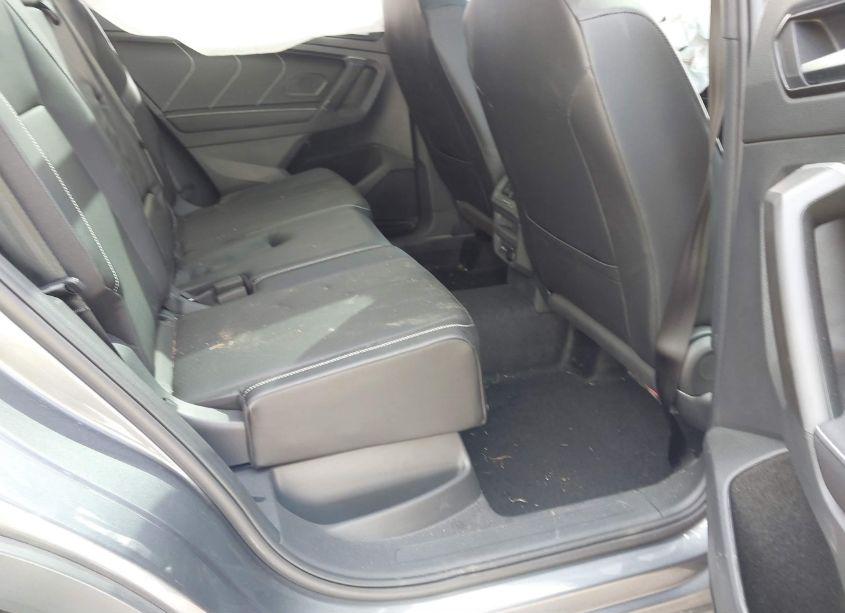 Photo 8 of 2024 Volkswagen Tiguan 2.0T SE R-LINE BLACK (VIN 3VV8B7AX5RM060904)