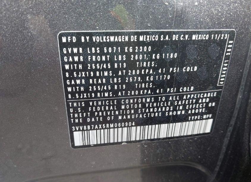 Photo 9 of 2024 Volkswagen Tiguan 2.0T SE R-LINE BLACK (VIN 3VV8B7AX5RM060904)